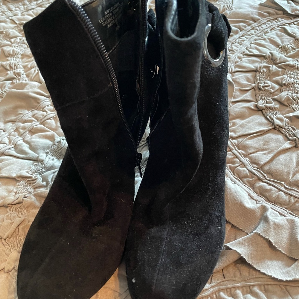 Black Nine West ankle boots with back tie accent, size 6.5, 4 inch heel